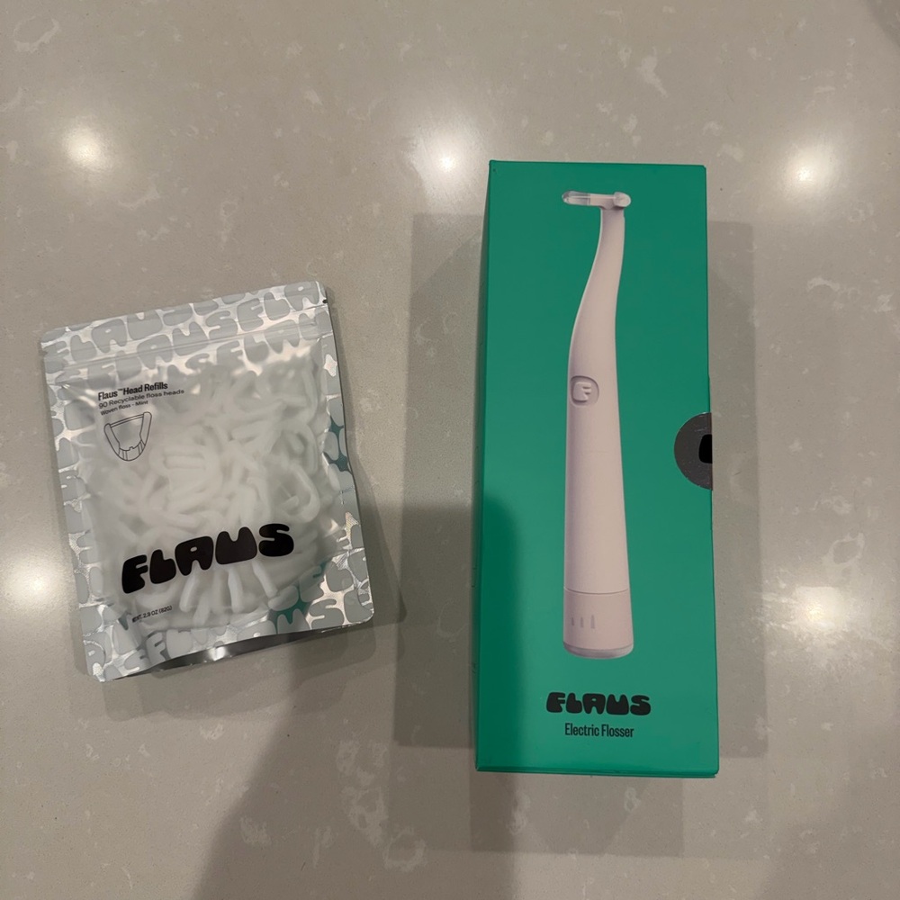 Floss Electric Flosser with Refill Pack